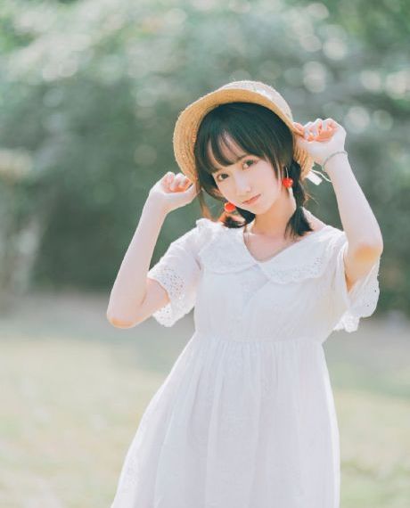 一部皇上吃宫女奶三级
