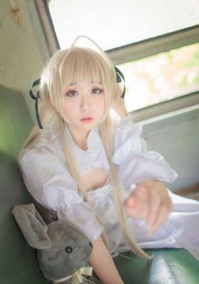 年轻的邻居的阿6